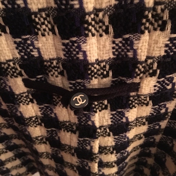 Authentic NWOT Chanel jacket. - Picture 6 of 8